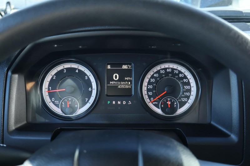 Ram 1500 Classic Vehicle Full-screen Gallery Image 26