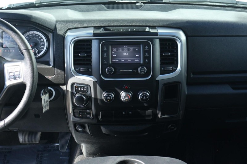 Ram 1500 Classic Vehicle Full-screen Gallery Image 30