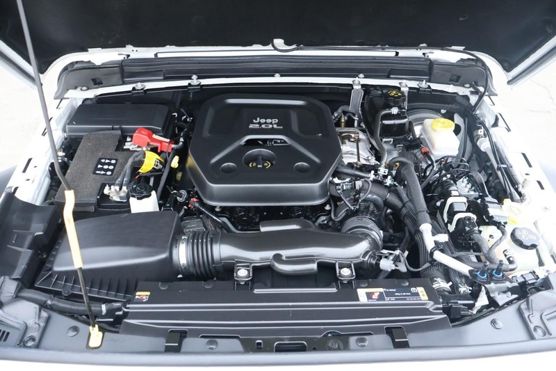 Jeep Wrangler Vehicle Full-screen Gallery Image 13