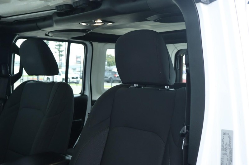 Jeep Wrangler Vehicle Full-screen Gallery Image 18