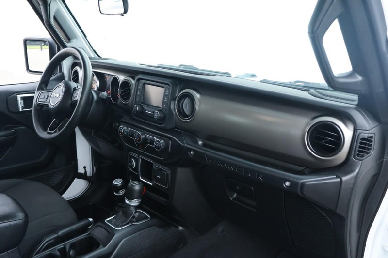 Jeep Wrangler Vehicle Full-screen Gallery Image 19