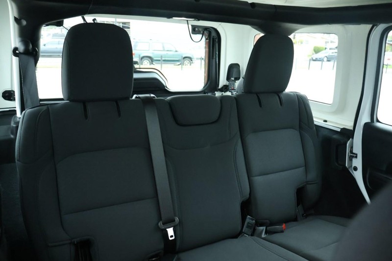 Jeep Wrangler Vehicle Full-screen Gallery Image 21