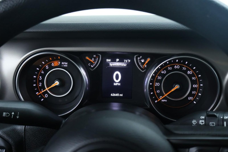 Jeep Wrangler Vehicle Full-screen Gallery Image 24