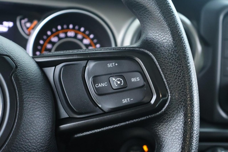 Jeep Wrangler Vehicle Full-screen Gallery Image 27