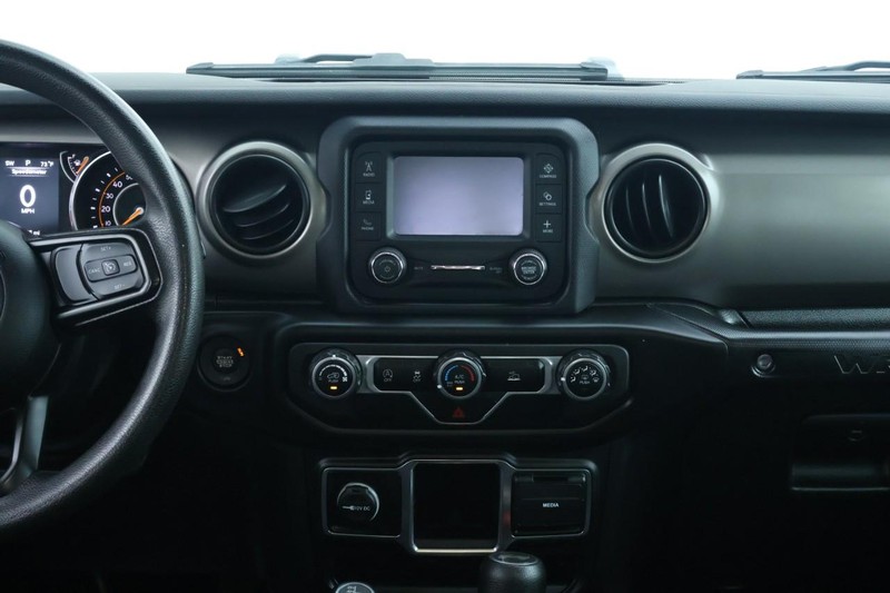 Jeep Wrangler Vehicle Full-screen Gallery Image 29