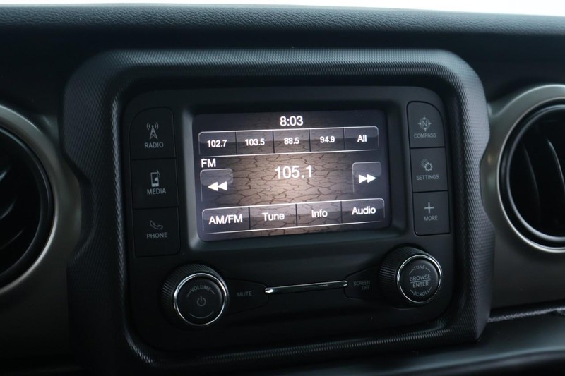 Jeep Wrangler Vehicle Full-screen Gallery Image 30