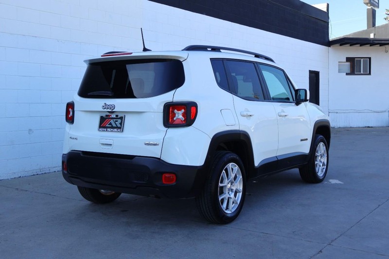 Jeep Renegade Vehicle Full-screen Gallery Image 05