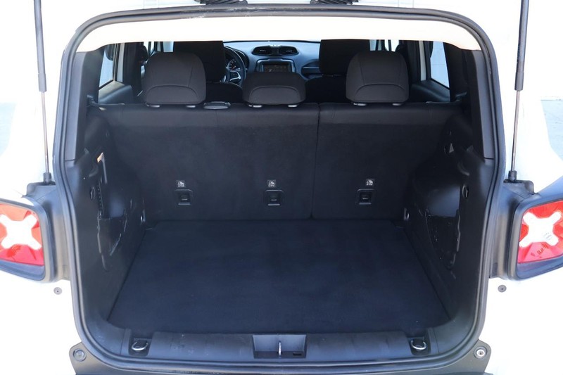 Jeep Renegade Vehicle Full-screen Gallery Image 09