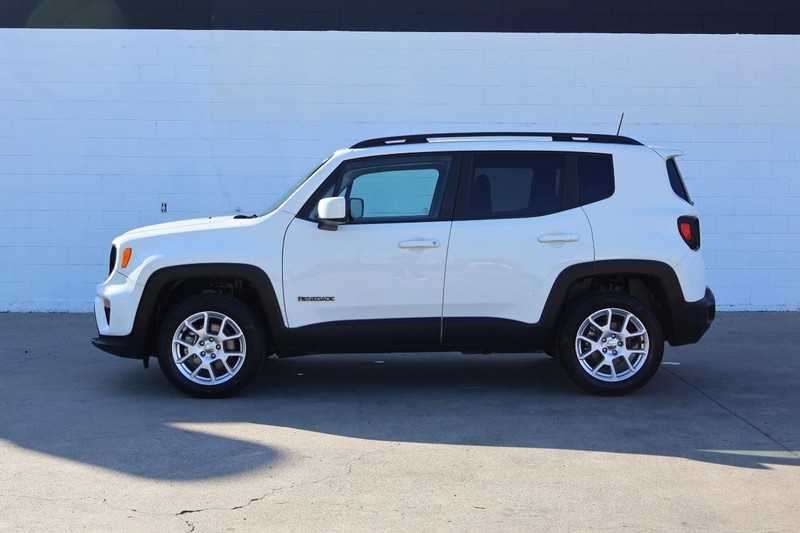 Jeep Renegade Vehicle Full-screen Gallery Image 11