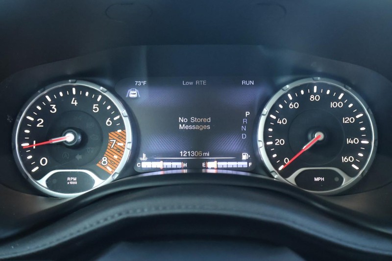 Jeep Renegade Vehicle Full-screen Gallery Image 25