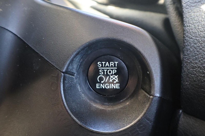 Jeep Renegade Vehicle Full-screen Gallery Image 27