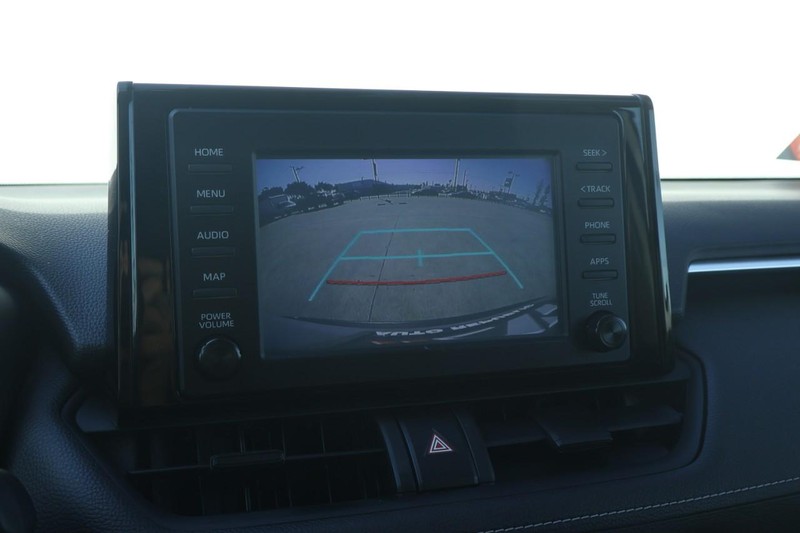 Toyota RAV4 Vehicle Full-screen Gallery Image 33