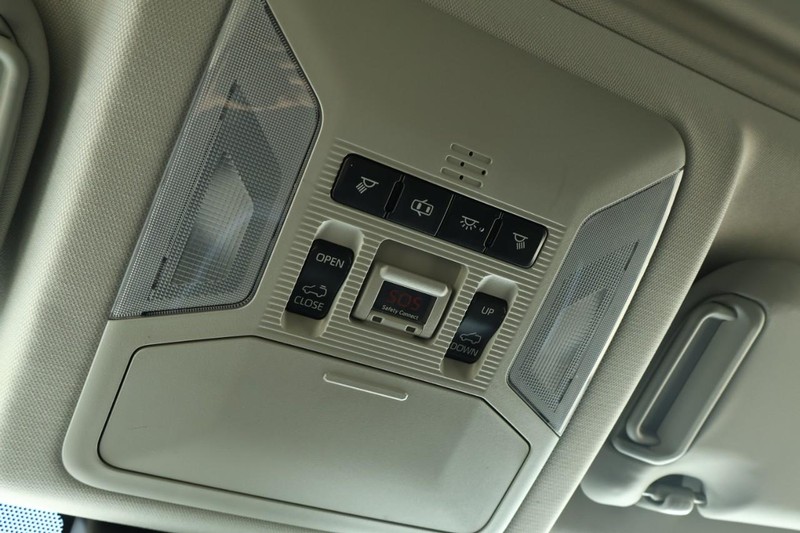 Toyota RAV4 Vehicle Full-screen Gallery Image 39