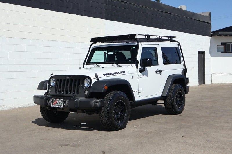 Jeep Wrangler Vehicle Full-screen Gallery Image 11