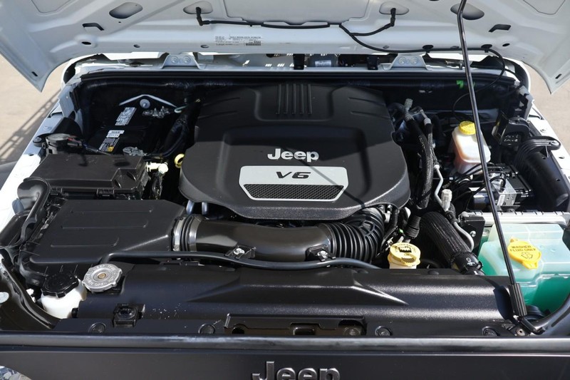 Jeep Wrangler Vehicle Full-screen Gallery Image 14