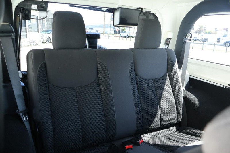 Jeep Wrangler Vehicle Full-screen Gallery Image 23