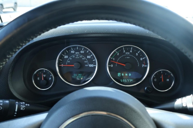 Jeep Wrangler Vehicle Full-screen Gallery Image 25