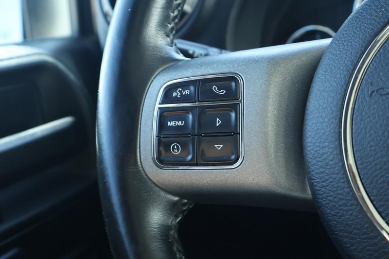 Jeep Wrangler Vehicle Full-screen Gallery Image 27