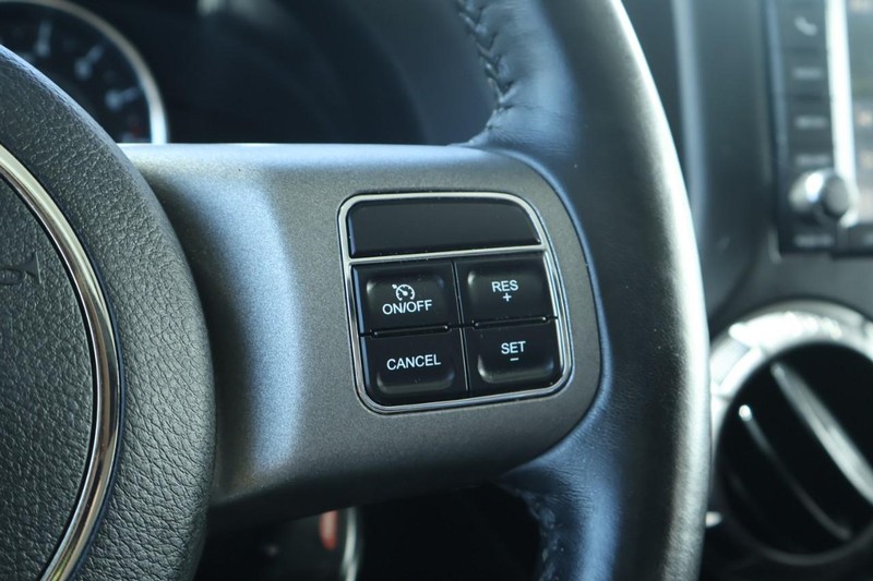 Jeep Wrangler Vehicle Full-screen Gallery Image 28