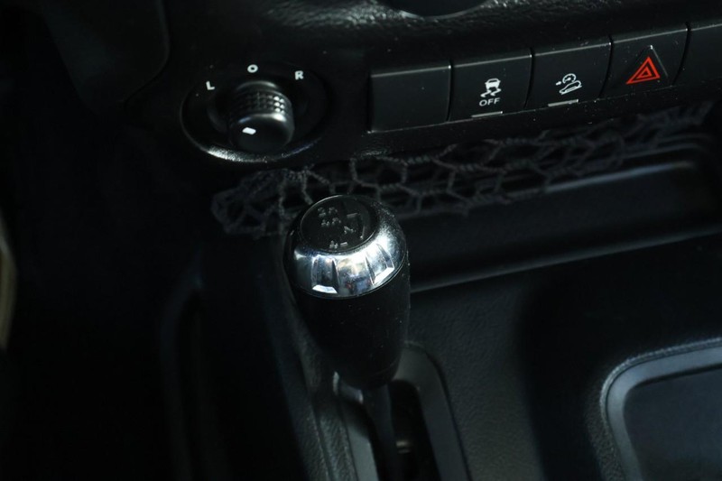 Jeep Wrangler Vehicle Full-screen Gallery Image 33