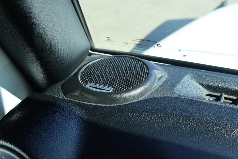 Jeep Wrangler Vehicle Full-screen Gallery Image 35