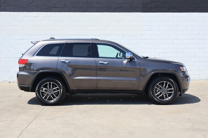 Jeep Grand Cherokee Vehicle Full-screen Gallery Image 04