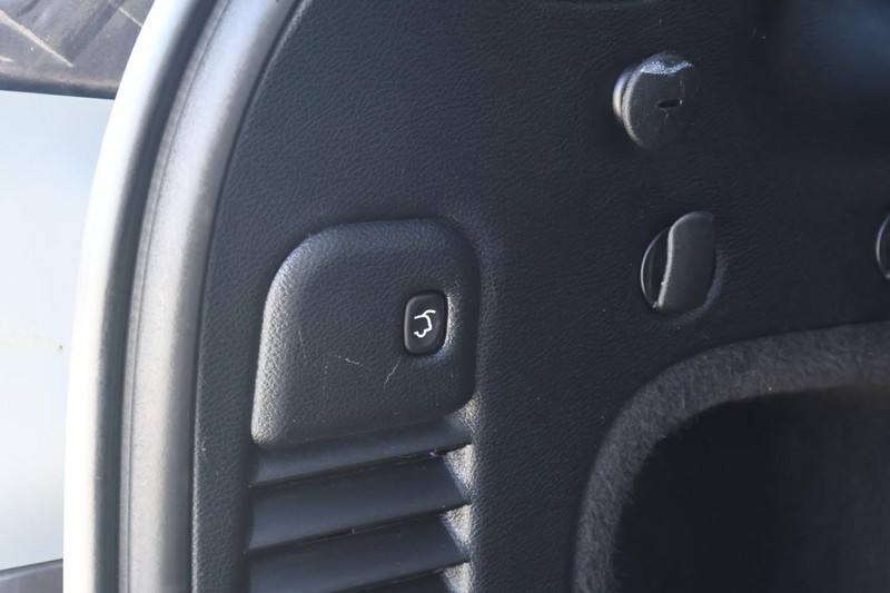 Jeep Grand Cherokee Vehicle Full-screen Gallery Image 10