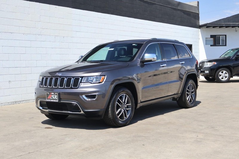 Jeep Grand Cherokee Vehicle Full-screen Gallery Image 13