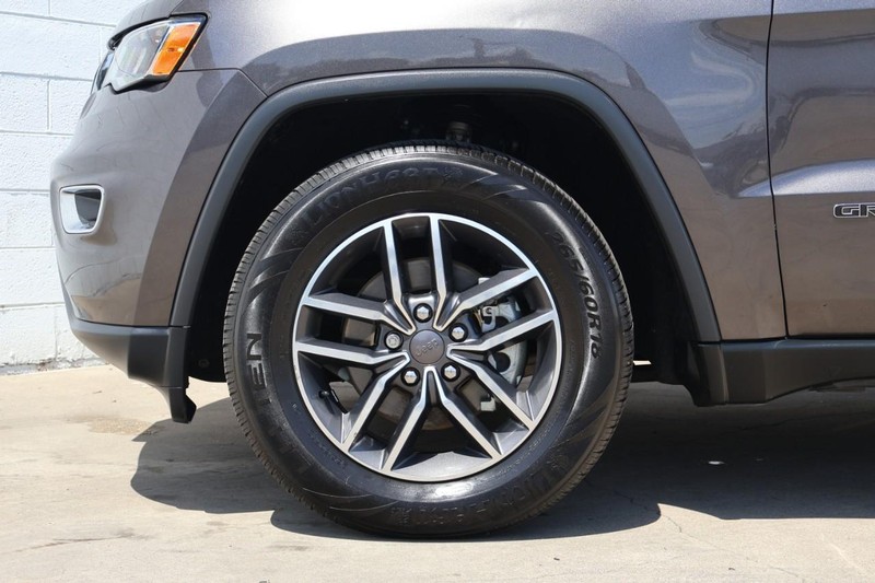 Jeep Grand Cherokee Vehicle Full-screen Gallery Image 15