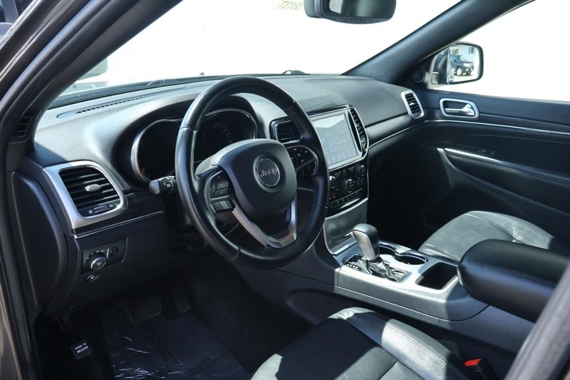 Jeep Grand Cherokee Vehicle Full-screen Gallery Image 18