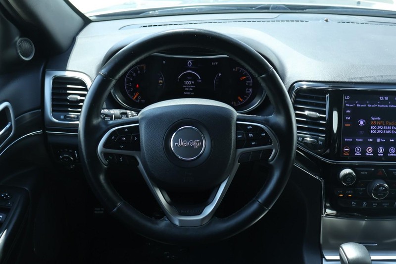 Jeep Grand Cherokee Vehicle Full-screen Gallery Image 29