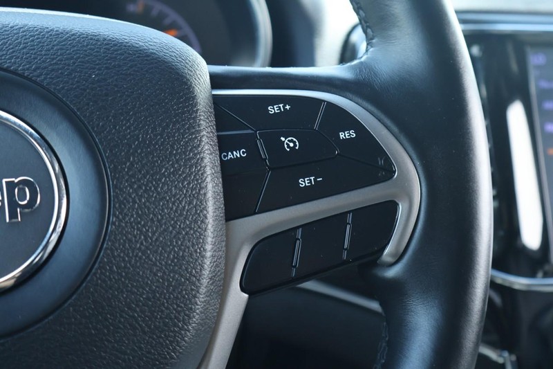 Jeep Grand Cherokee Vehicle Full-screen Gallery Image 31