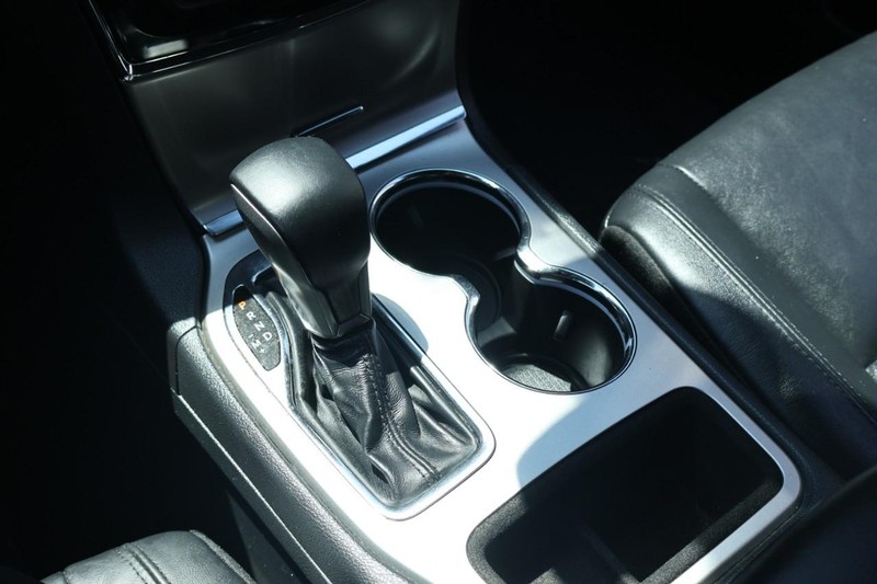 Jeep Grand Cherokee Vehicle Full-screen Gallery Image 36