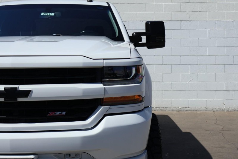 Chevrolet Silverado 1500 Vehicle Full-screen Gallery Image 03