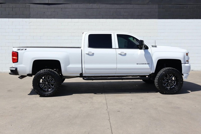 Chevrolet Silverado 1500 Vehicle Full-screen Gallery Image 04