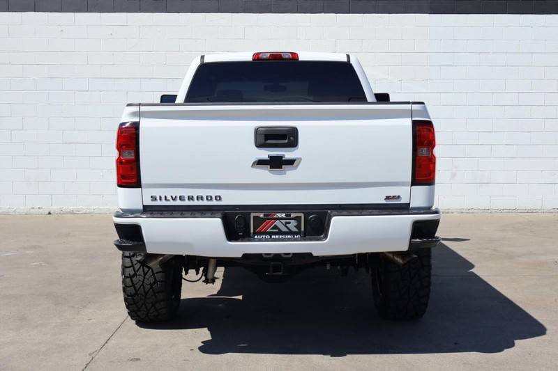 Chevrolet Silverado 1500 Vehicle Full-screen Gallery Image 06