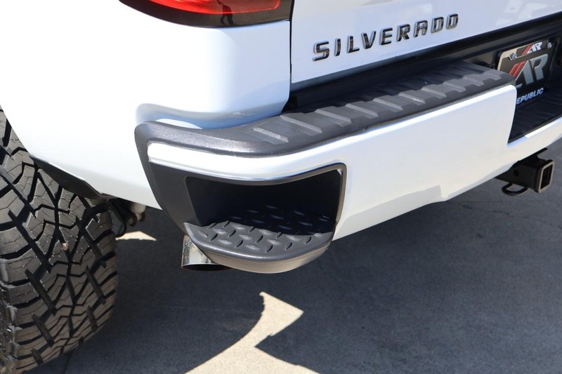 Chevrolet Silverado 1500 Vehicle Full-screen Gallery Image 10