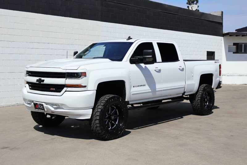 Chevrolet Silverado 1500 Vehicle Full-screen Gallery Image 13