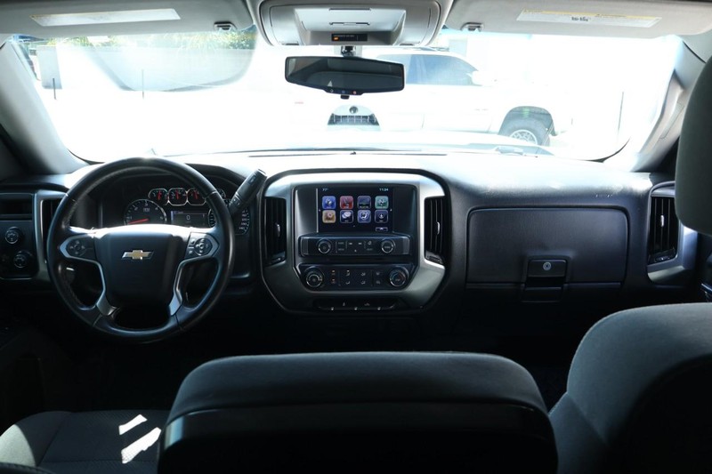 Chevrolet Silverado 1500 Vehicle Full-screen Gallery Image 26