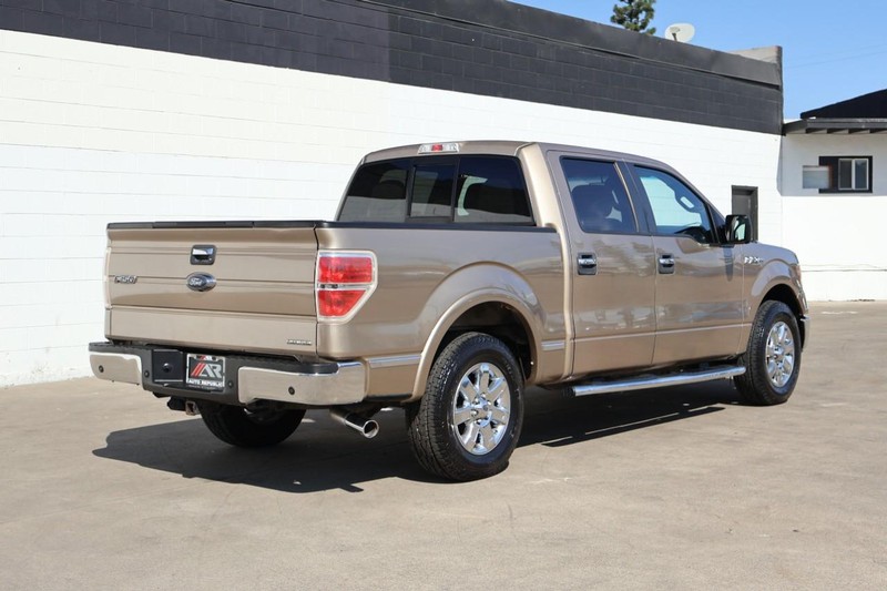 Ford F-150 Vehicle Full-screen Gallery Image 05