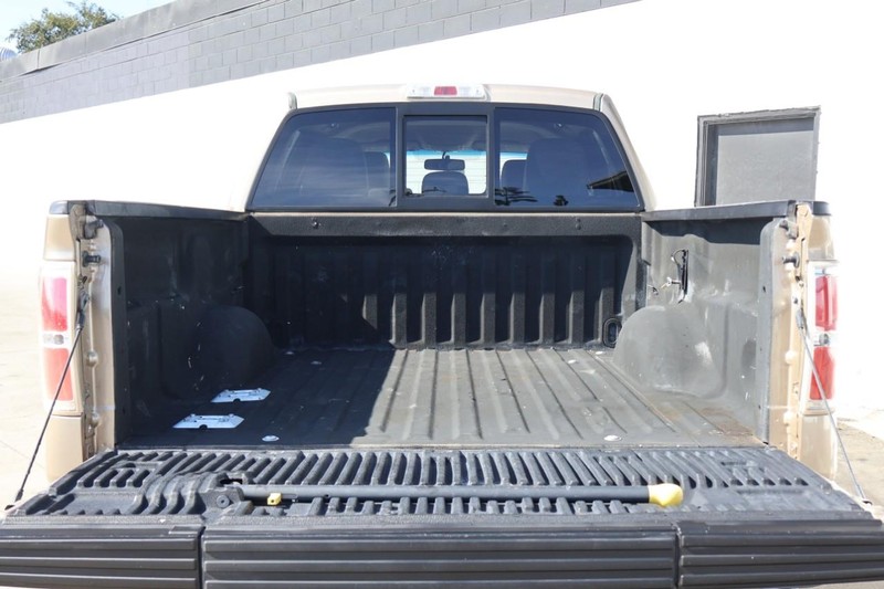 Ford F-150 Vehicle Full-screen Gallery Image 09