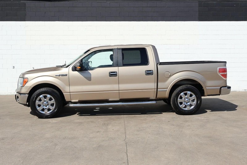 Ford F-150 Vehicle Full-screen Gallery Image 12