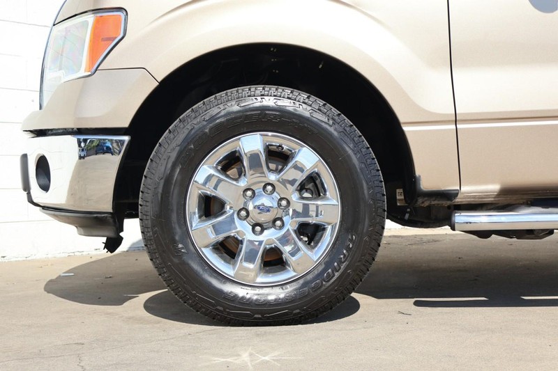 Ford F-150 Vehicle Full-screen Gallery Image 17