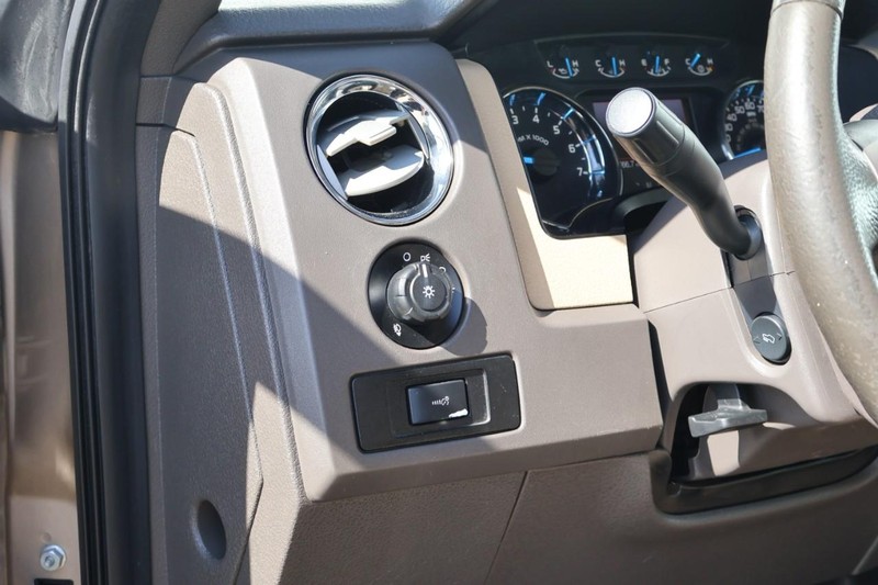 Ford F-150 Vehicle Full-screen Gallery Image 20