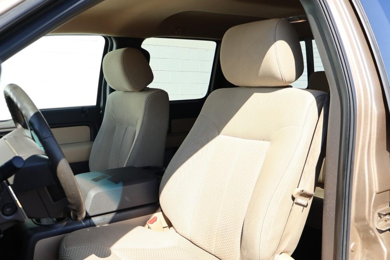 Ford F-150 Vehicle Full-screen Gallery Image 22