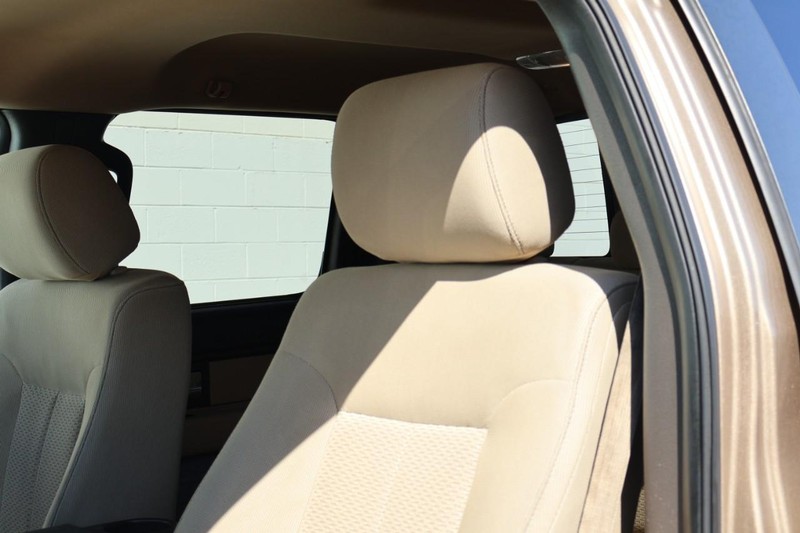 Ford F-150 Vehicle Full-screen Gallery Image 23