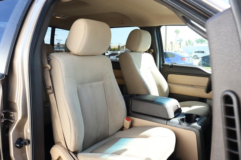 Ford F-150 Vehicle Full-screen Gallery Image 25