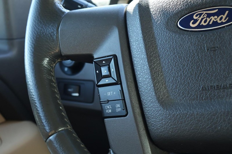 Ford F-150 Vehicle Full-screen Gallery Image 31