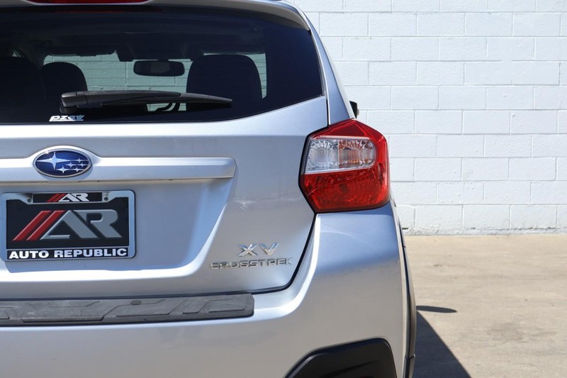 Subaru XV Crosstrek Vehicle Full-screen Gallery Image 07