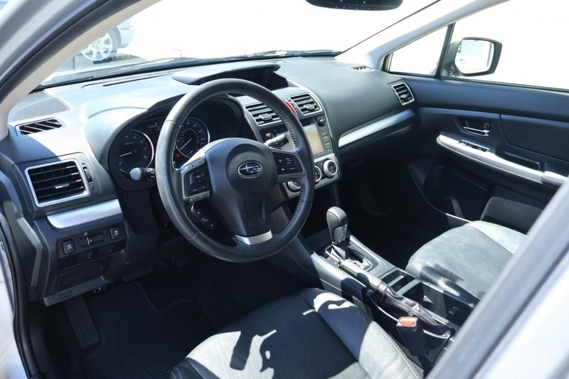 Subaru XV Crosstrek Vehicle Full-screen Gallery Image 17